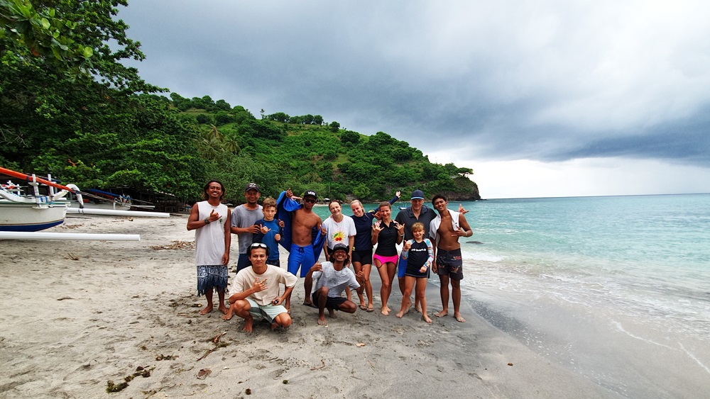 group surf lesson senggigi