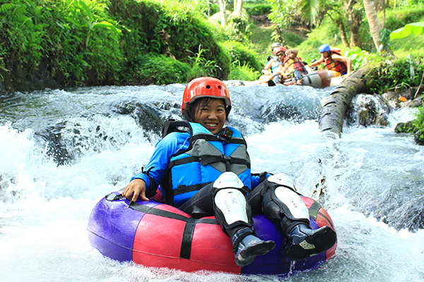 Fun River Tubing Suranadi Lombok