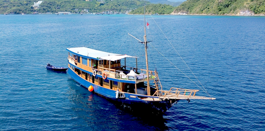 Komodo boat for Komodo Tour Packages