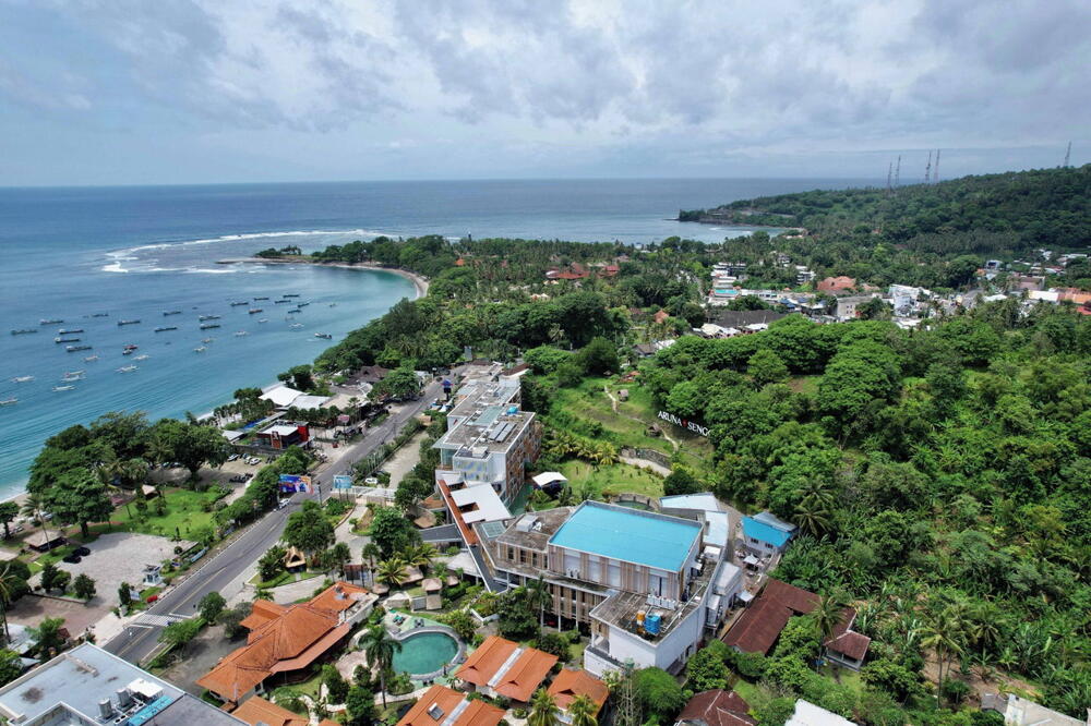 Aruna Hotel Senggigi - 5 Days Family Surf Camp Senggigi